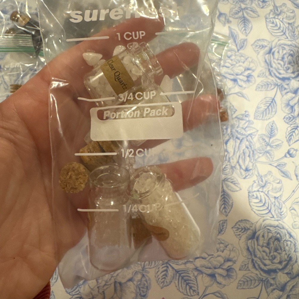 CRAFT SUPPLIES Lot of crushed healing crystals - Picture 9 of 9